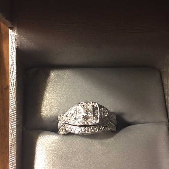 Ring - Picture 5 of 5
